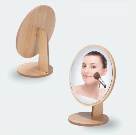 Espelho de mesa destacando a textura natural da madeira