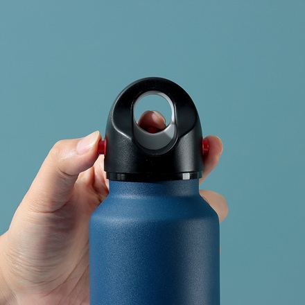 Close-up da trava de seguran�a e v�lvula de exaust�o da 