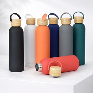 Lote de garrafas t�rmicas prontas para entrega em Belo Horizonte.